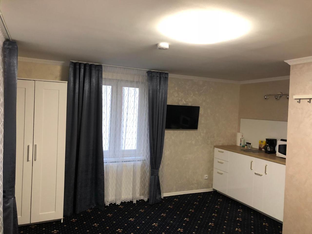 Ferienwohnung Ioannis Karlsbad Exterior foto